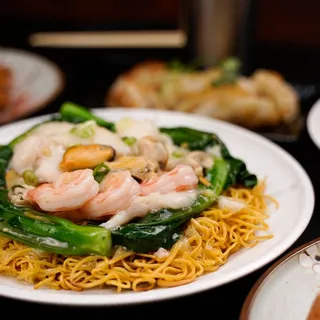 S12 Seafood Pan Fried Noodle