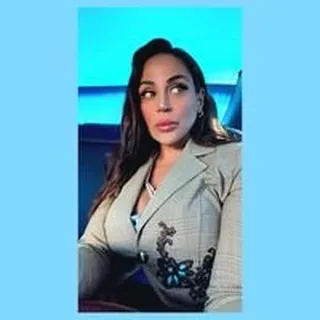 Bella G.