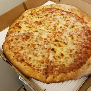 plain cheese pizza with  tomato sauce