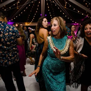 Mother of the Bride showing everyone how it&apos;s done!