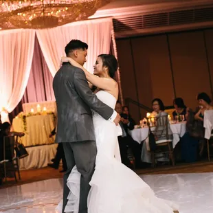 Blush pink uplighting.  PC: Pinky Photography