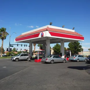 Clear photo facing corner of Ft. Apache and Sahara