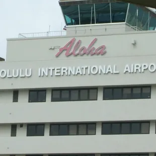 Need a ride to the beach from the airport in Hawaii? Try SpeediShuttle.