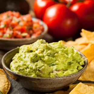 guacamole and tortillas