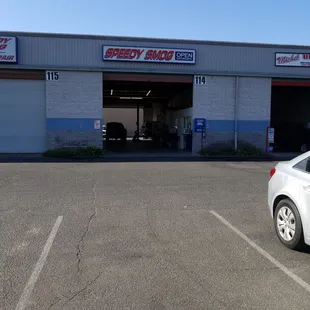 Saturday morning early smog! So glad this place is open!