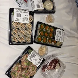 Spicy crab inari, Spicy shrimp roll, Pork Bao