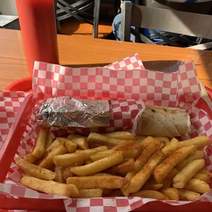 Steak shawarma w bomb fries!