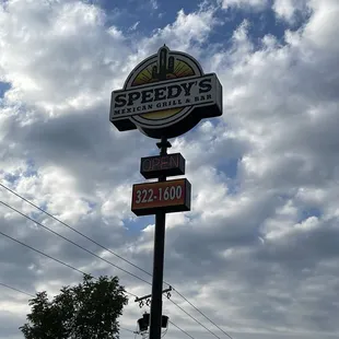 Speedy's Road Signage