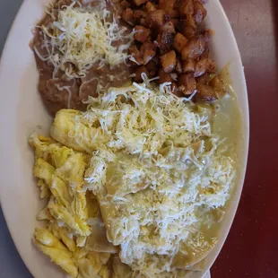 Green chilaquiles with scrambleg egg