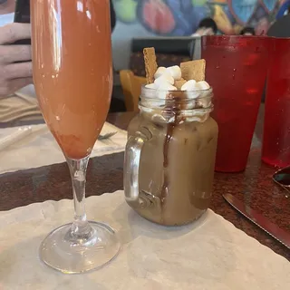 Strawberry Bellini, 10 oz. Cocktail 11.5% ABV