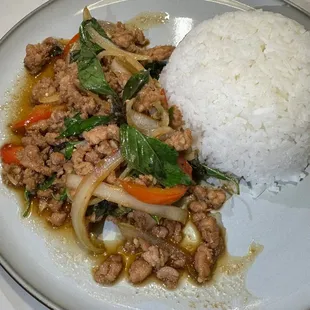 Mouth watering chicken basil .
Tasty dish .