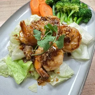 Garlic , broccoli ,cabbage and carrots.
Benefits!
