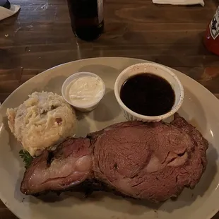 10 oz prime rib with garlic and gouda mashed potatoes