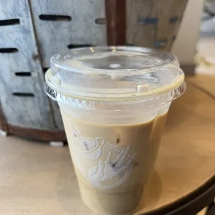 16 oz iced vanilla latte