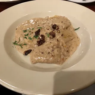 Ravioloni Di Zucca Alle Noci