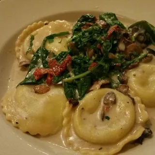 Ravioli con Pesto e Pollo