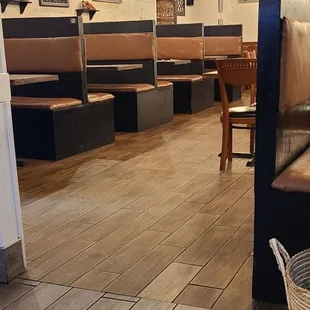 Entry to dining area.