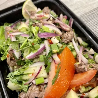 A14. Thai Spicy Beef Salad (Yum Nur)