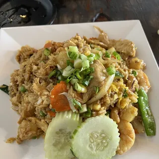 N7. Pineapple Fried Rice