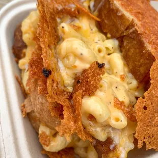 Mac n cheese stuffed grilled cheese