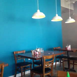 I love this blue wall!