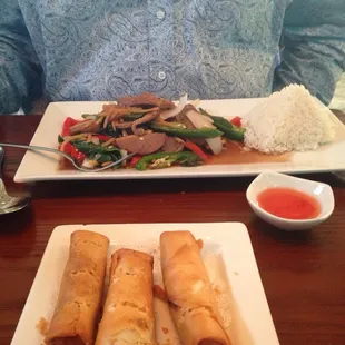 Duck basil and crunchy spring rolls