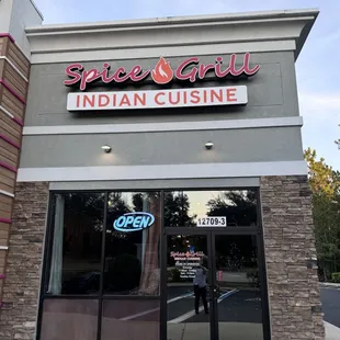 Spice Grill Indian Cuisine in Jacksonville FL discriminates against service dogs and their handlers in violation of state and federal law.