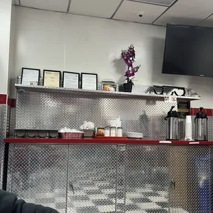 Self serve tableware and tea