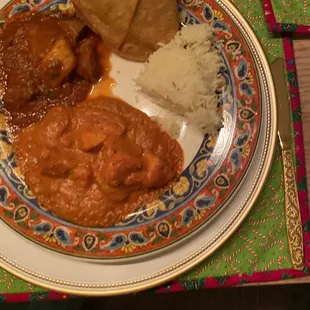 Lamb Vindaloo and chicken tikka masala, vegetable samosa, all were delicious!