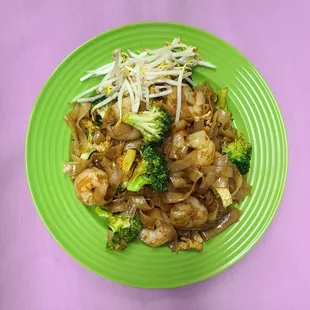 Pad See Ewe with shrimp.