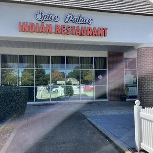 Front of restaurant which is in outside mall