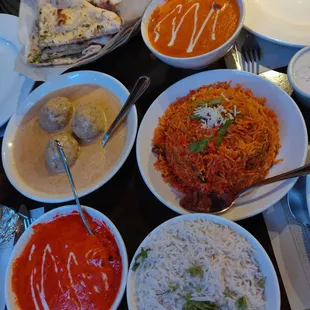 Chicken Biryani,  Chicken Tikka Masala,  Paneer Aur Aloo Ke Kofte