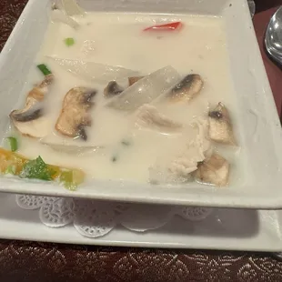Tom Kha