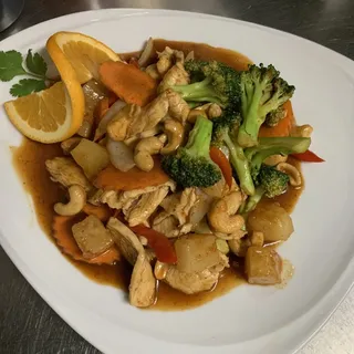 Cashew Chicken*