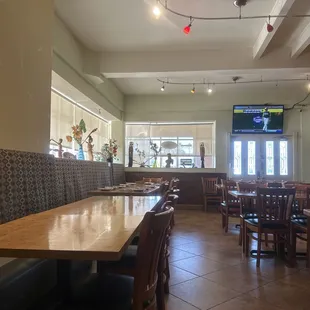 Simple decor and the food is AMAZING!!
