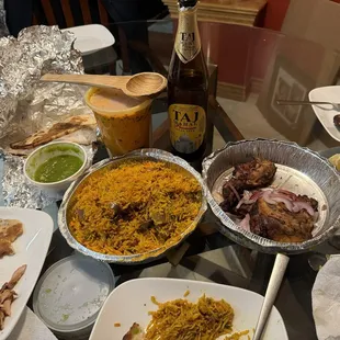 Tandoori Chicken 8pcs(full), Chicken Tikka Masala, Goat Biryani, Garlic Naan. My kids loved the Chicken Tikka Masala!