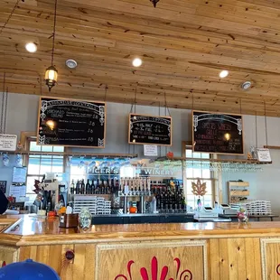 Wine tasting and order lunch.