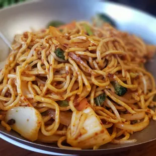 Spicy Vegetarian Chow Mein (vegan). Veggies were majorly lacking. Wouldn&apos;t order again.