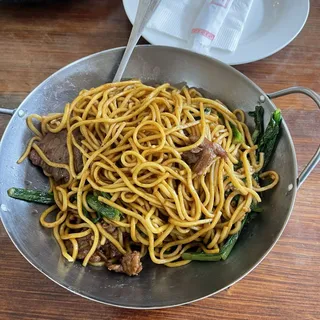 Satay Beef Chow Mein