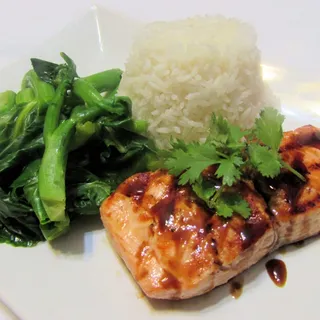 Fresh Grilled Salmon with Se-Soy Sauce