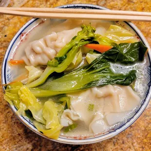 Won Ton Soup,  lots of veggies