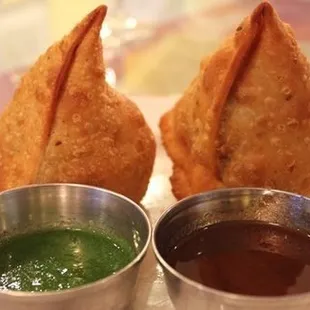 Vegetable Samosa (2pcs.)