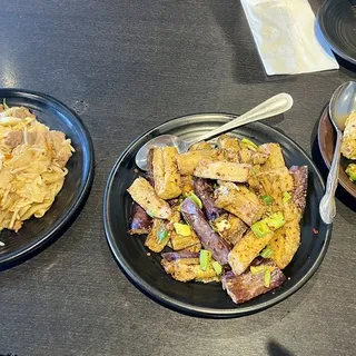 F5. House Special Spicy Beef Chow Fun