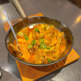 Sauteed Chicken in Spicy Sauce