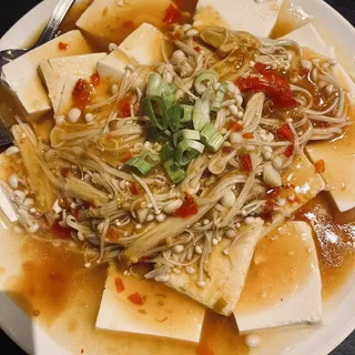 Steam Tofu and Enoki Mushroom with Mix Chili