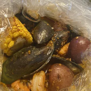 Green Mussels and 12 Pieces of shrimp