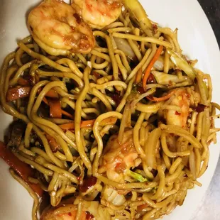Spicy shrimp lomein
