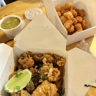 chicken wings, chicken wings and fried chicken, bbq chicken, fried chicken, chicken, fried chicken wings, poultry, bbq wings, food