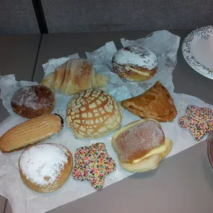 Bought for bday party (ignore the crazy serving platter) all were yummy. Only eating a half at a time is how girls roll