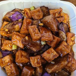 Sizzling Eggplant and Tofu with Garlic Sauce